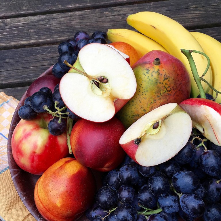 close-up-of-red-fruit-variety-on-table-674482347-58ad912d5f9b58a3c97a5d30.jpg