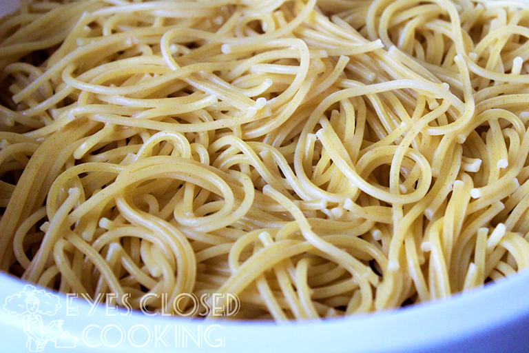 EyesClosedCooking-TwoMeatPastaSauce---03.png