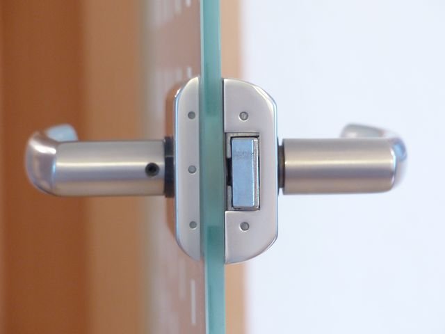 door-lock-123176__480.jpg