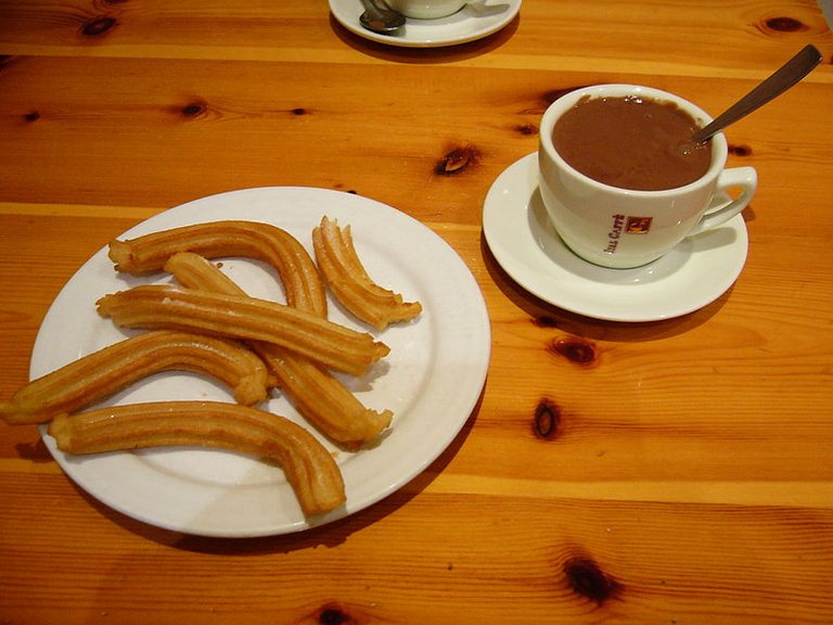 Chocolate_with_churros.jpg