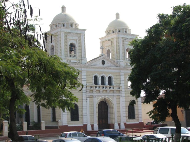 iglesia nuestars señora de lourdes.jpg