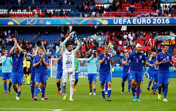 croatia-players-applaud-the-supporters-after-their-10-win-in-the-uefa-picture-id539540320.jpg