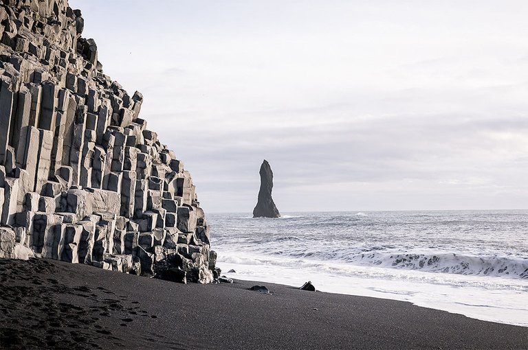 Reynisfjara-Beach.jpg