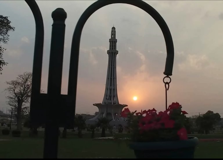 minar e pakistan.png