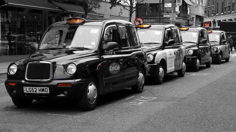 Taxi-London-England-Covent-Garden-2878425.jpg