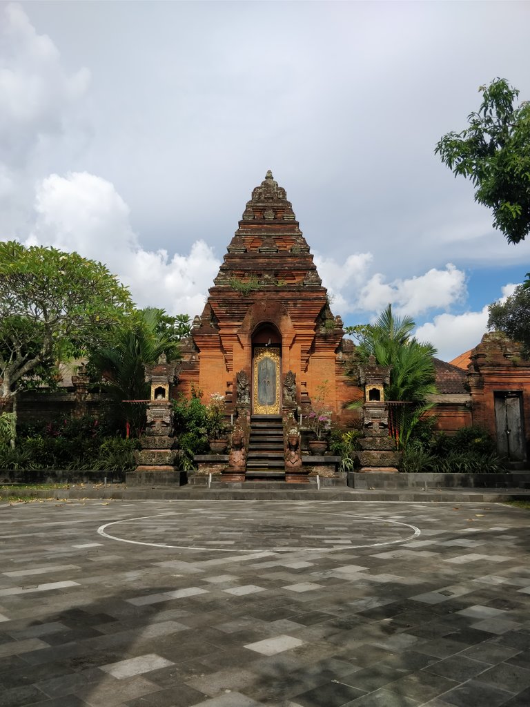 ubud temple.jpg