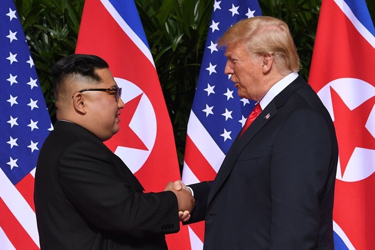 20180612022251-TOPSHOTS-TOPSHOT-SINGAPORE-US-NKOREA-DIPLOMACY-SUMMIT-AFP_15U7ZC.jpg