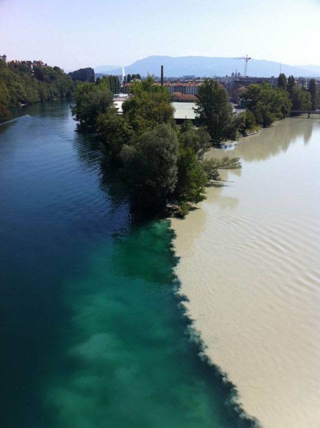 Esto es lo que pasa cuando dos ríos muy diferentes se encuentran en Ginebra, Suiza..jpg