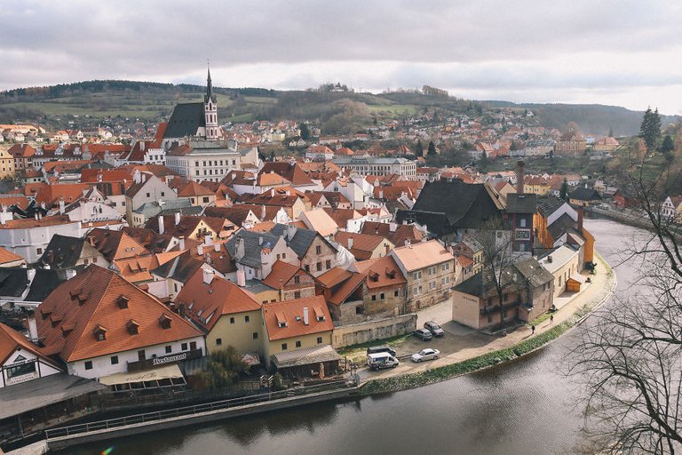 Cesky-krumlov-Czech-Republic-Thepictureguide-DanaeMonaco-23-5bea571258e39__880.jpg