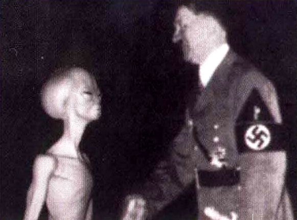 hitler-meets-alien.jpg