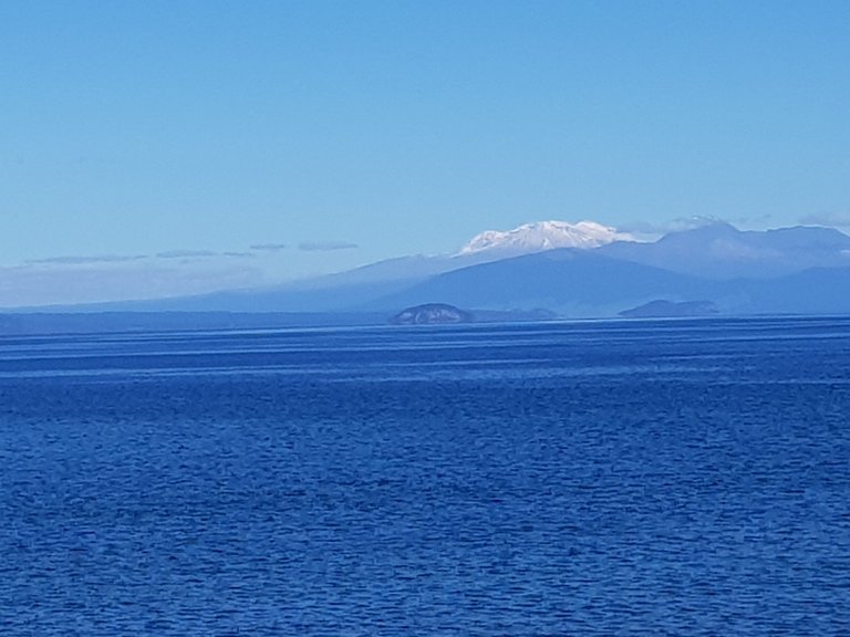 LakeTaupo_compressed.jpg