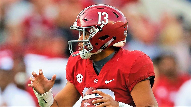 tua-tagovailoa-112418-getty-ftr_184g2gea537uv18d4ohzzh5e95.jpg