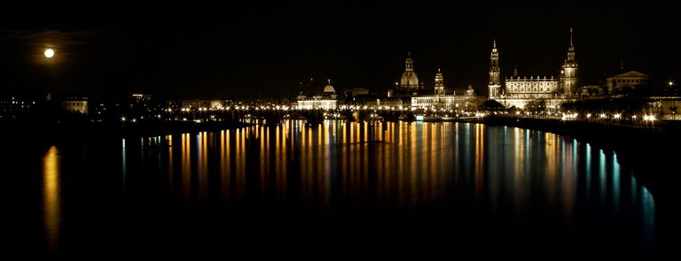 dresden-by-night_3536132396_o.jpg