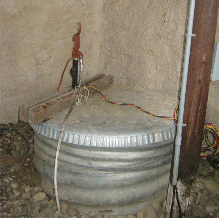 wide bore well in well house.JPG