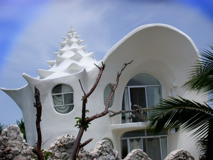 19-33-Worlds-Top-Strangest-Buildings-Conch-Shell-House-Isla-Mujeres1.jpg