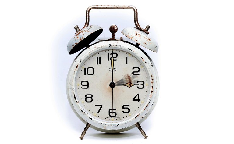 alarm-clock-2175382_1920.jpg