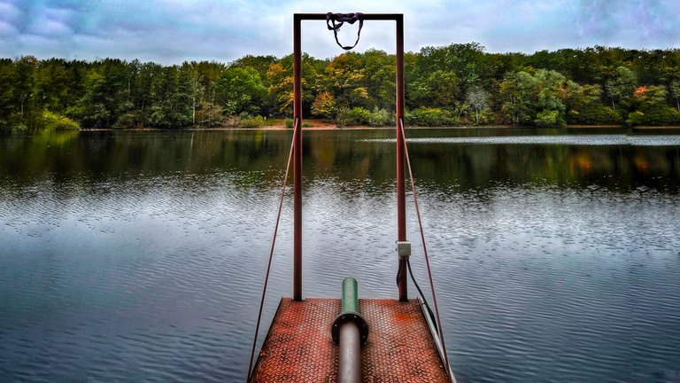 a gate on the lake snapshot by fraenk title image