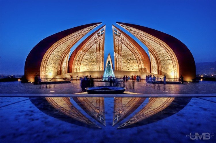 1205271114321pakistan_monument_small_ti.jpg
