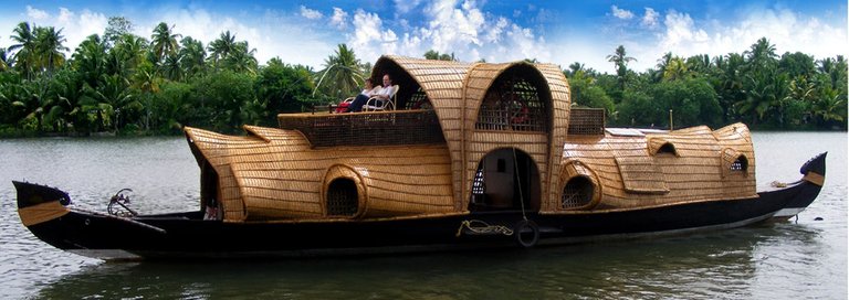 soorya_houseboat.jpg