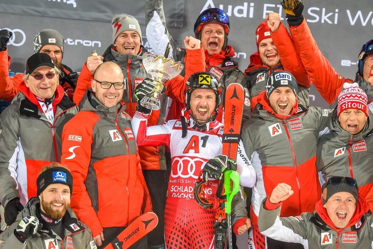 Hirscher Siegerehrung.jpg