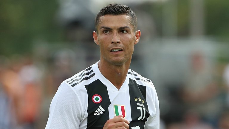 cristiano-ronaldo-juventus-2018-19_zlpj43uztahz1i74l2sujsrpd.jpg