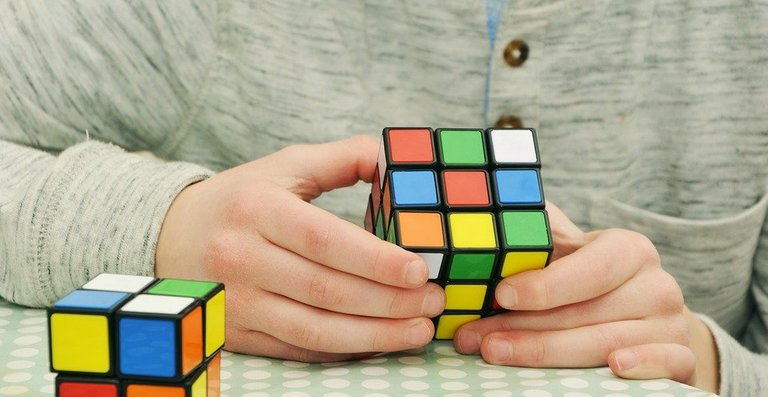 magic-cube-1976725_960_720.jpg