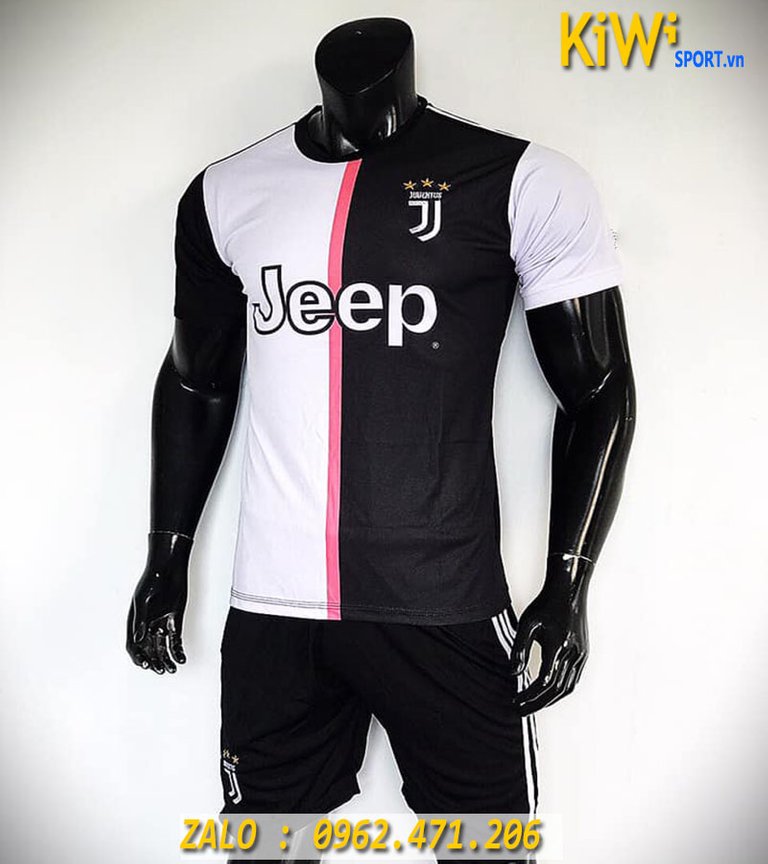 mua-ao-bong-da-clb-juventus-2019-2020-san-nha-soc-trang-den-cuc-dep.jpg