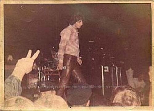 Jim Morrison at Singer Bowl 8-2-68.jpg
