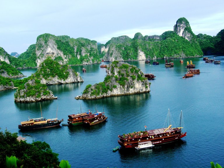 vinhhalong_vietnam.jpg