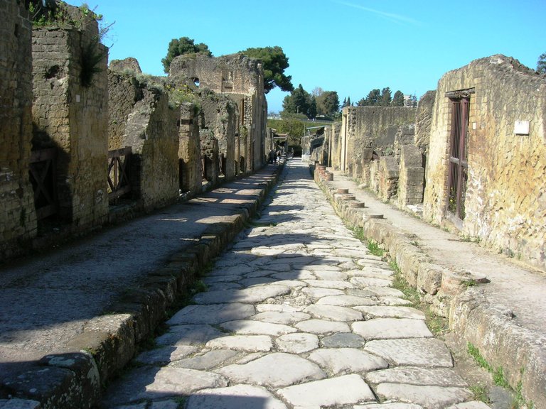 Cardo_V_di_Ercolano_1.jpg