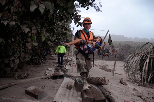 Guatemala-se-hunde-en-el-dolor-y-la-incertidumbre.jpg