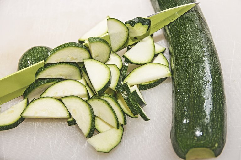 zucchini-3211970_1920.jpg