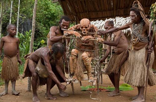 The-smoked-corpses-of-Papua-New-Guinea.jpg