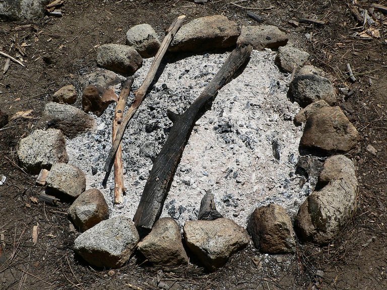 1200px-Campfire_scar_08319.JPG