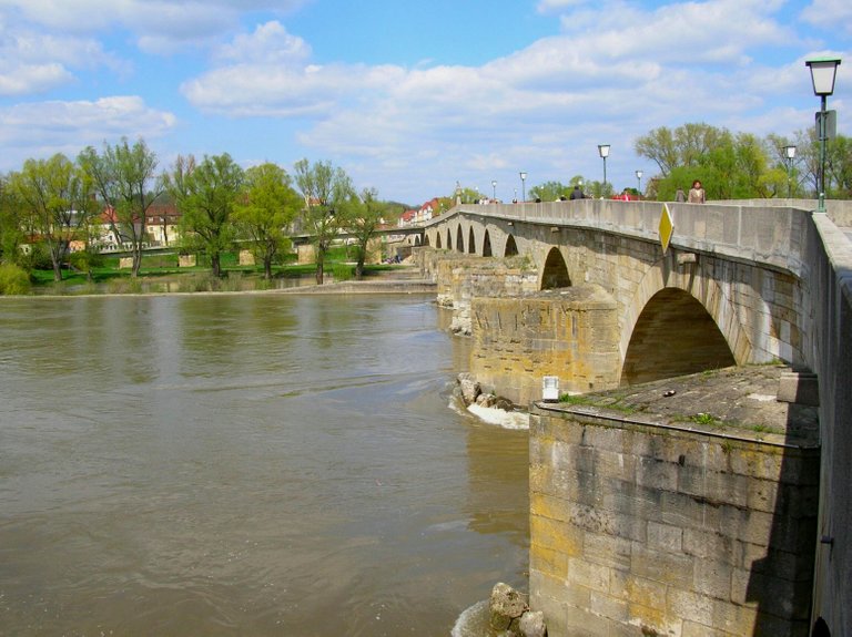 006 Steinerne Brücke klein.jpg