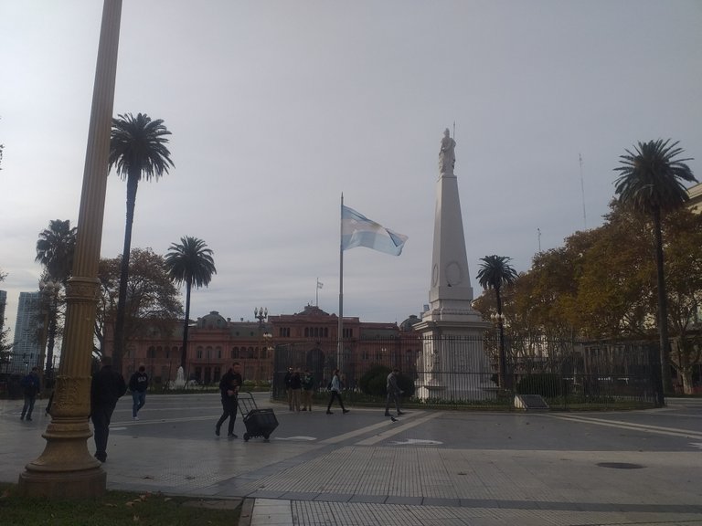 plaza mayo 2.jpg