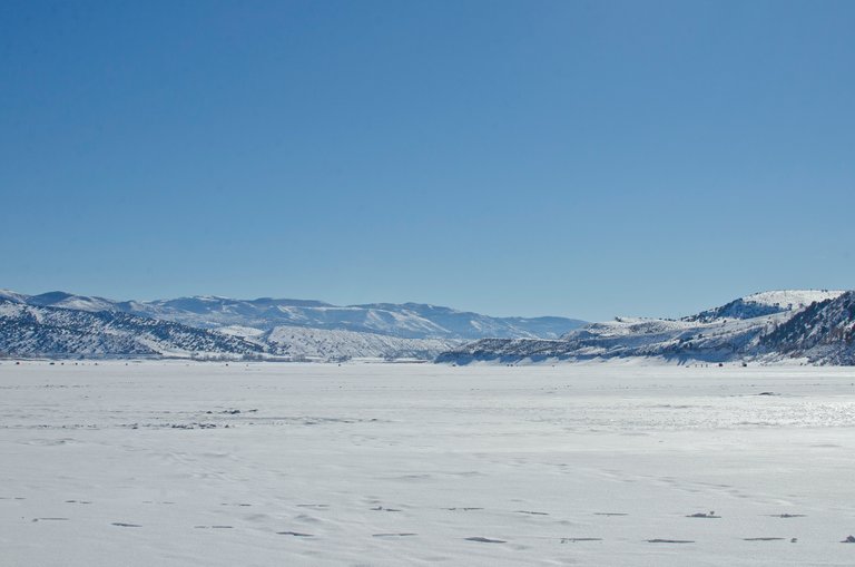 The wide open frozen ice lake.JPG