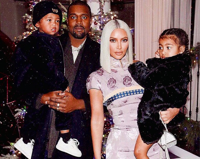 kim-kardashian-kanye-west-dzieci-gwiazd-450357-GALLERY_BIG.jpg