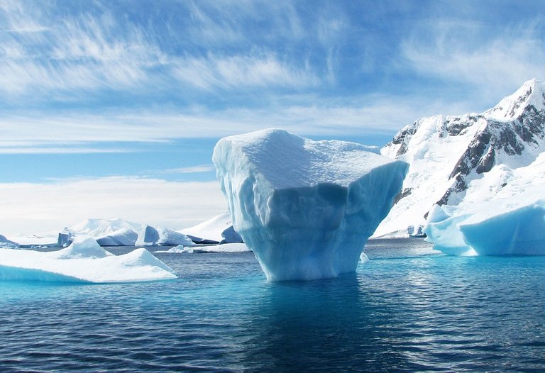 iceberg-404966_960_720.jpg