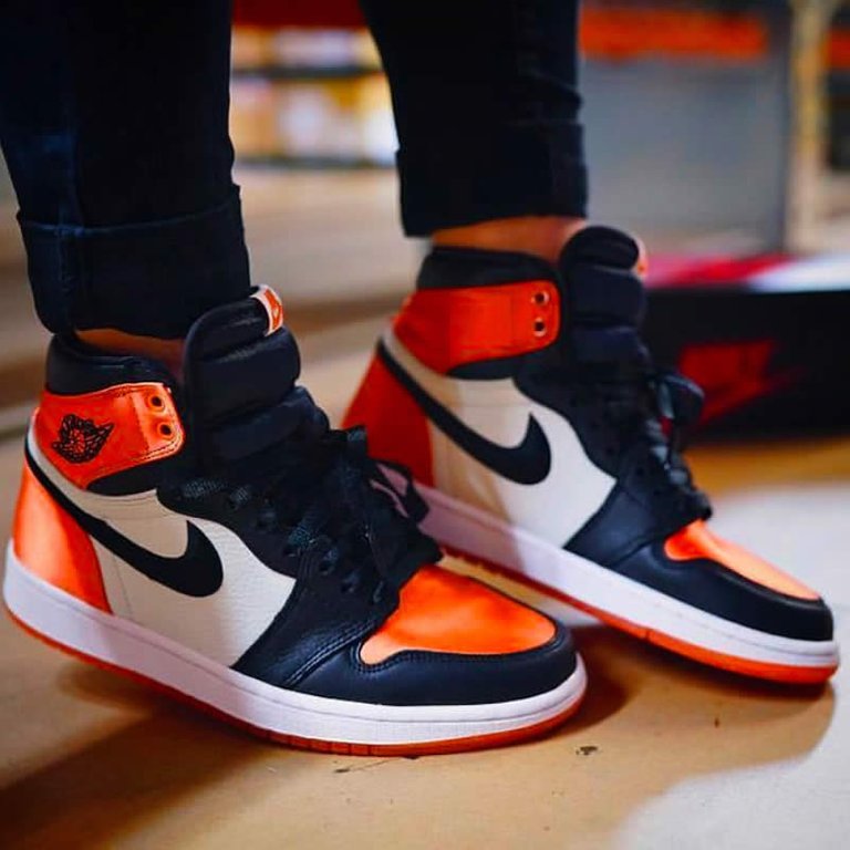 air-jordan-1-retro-satin-orange-shattered-backboard-for-sale-on-feet-(2).jpg