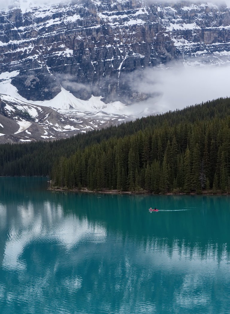 jessicaoutside.com-P6160300-canoe-on-moraine-lake-vertical-1280.jpg