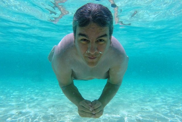 Bajo el agua.jpg