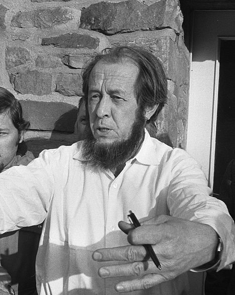 Aleksandr_Solzhenitsyn_1974bCrop.jpg