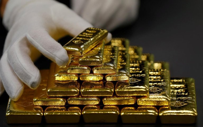 gold-1553643075657128433615.jpg