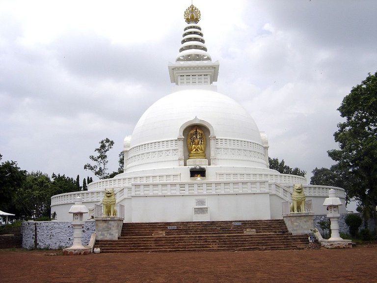 1024px-Shanti_Stupa,_Rajgir.jpg