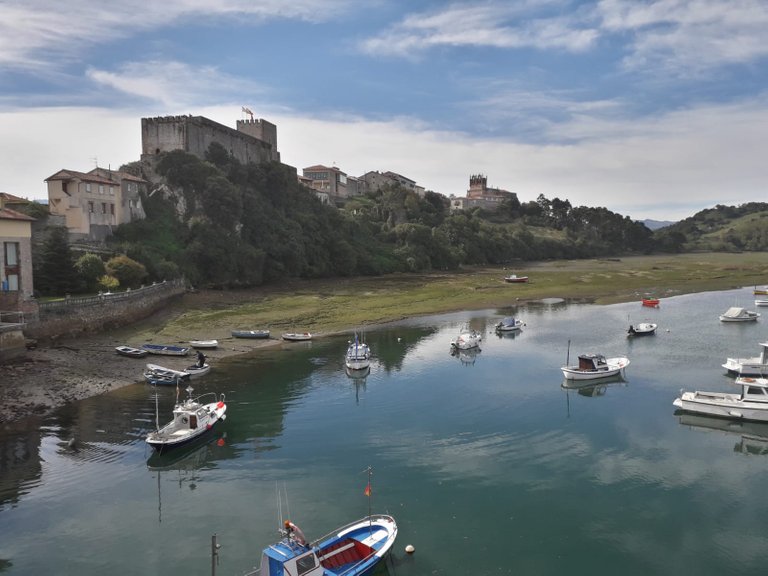 San Vicente de la Barquera, España..jpg