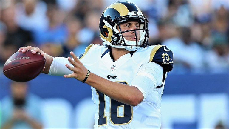 2-jared-goff-090116-getty-ftrjpg_phs1vqsifl2r1t07w0gabc9km.jpg