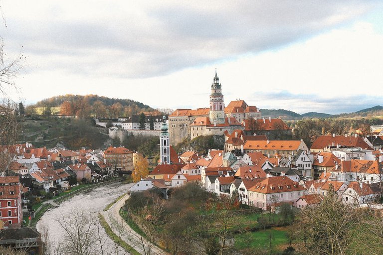 Cesky-krumlov-Czech-Republic-Thepictureguide-DanaeMonaco-29-5bea57d96d661__880.jpg