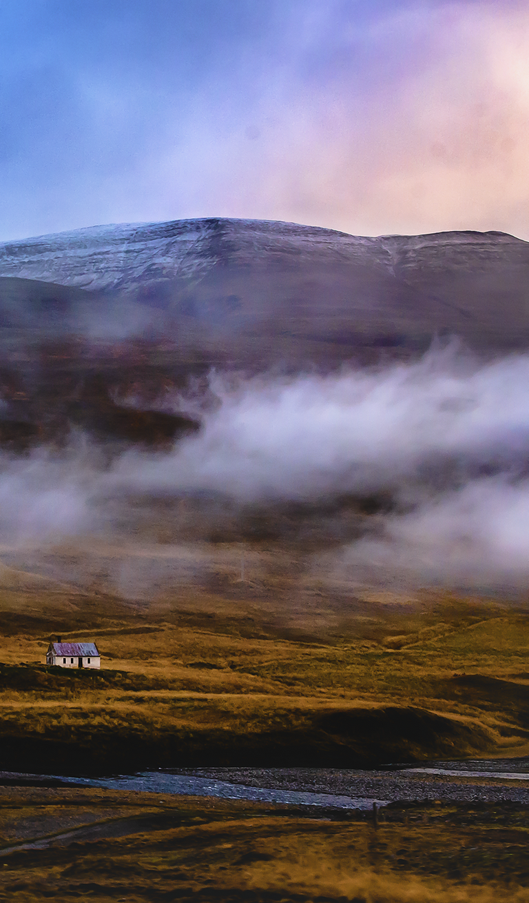 crimsonclad in Iceland: sky, mountains and sunset on the ring road