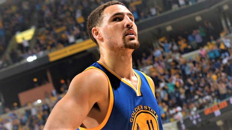 150526114738-klay-thompson-walks-iso-emotion-052615.1280x720.jpeg